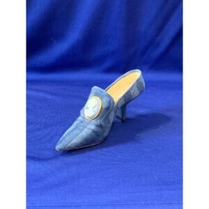 Just The Right Shoe Cameo Appearance 2001 #25219